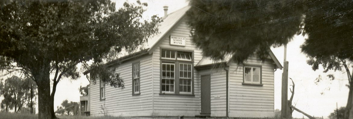 Bonegilla Primary School, VPRS 10516/P3 Unit 4 Black and white photo of a house
