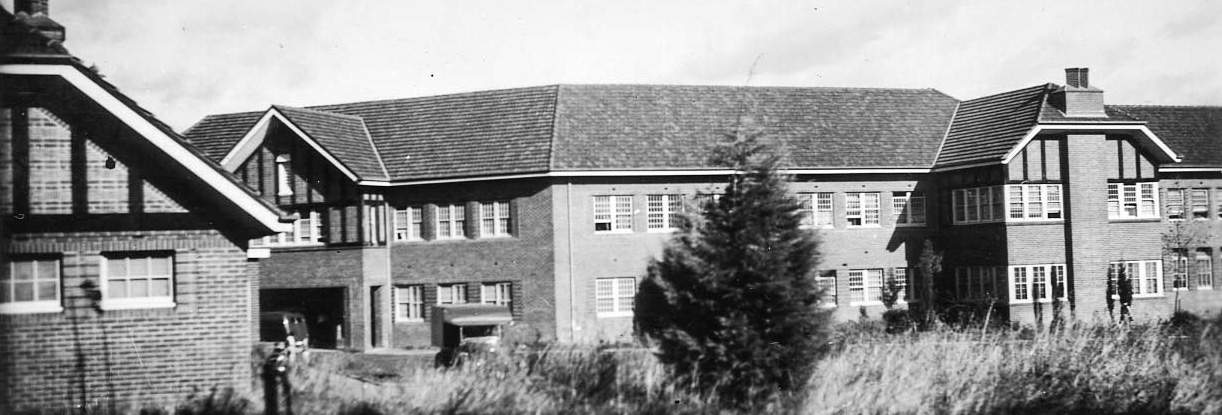 Larundel Mental Hospital, VPRS 10516 Black and white photo of a mental hospital